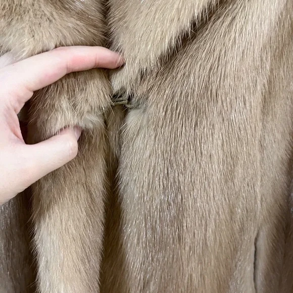 Mink fur coat - Picture 5 of 14